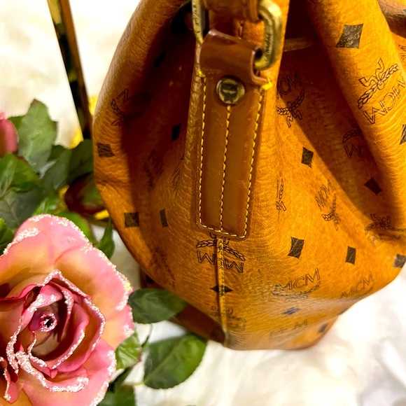 MCM Visetos Bucket Bag - Picture 5 of 14